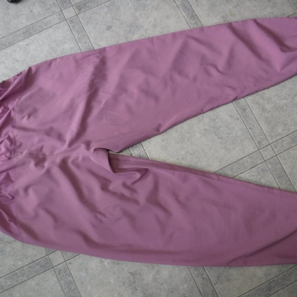 Jogger Studio Style Pleated Pant - Picture 3 of 7